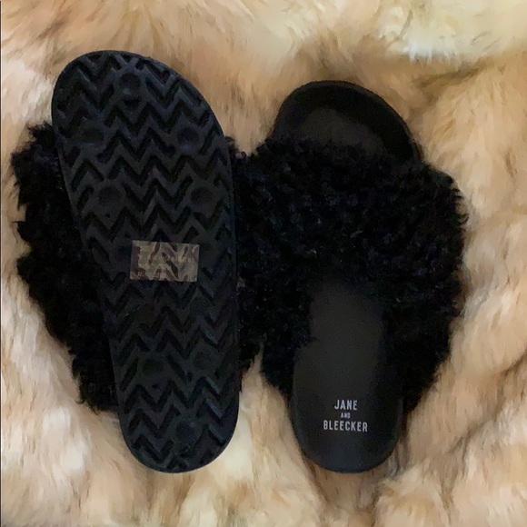 🎉SALE🎉 fluffy fuzzy slippers super comfortable - Picture 4 of 8
